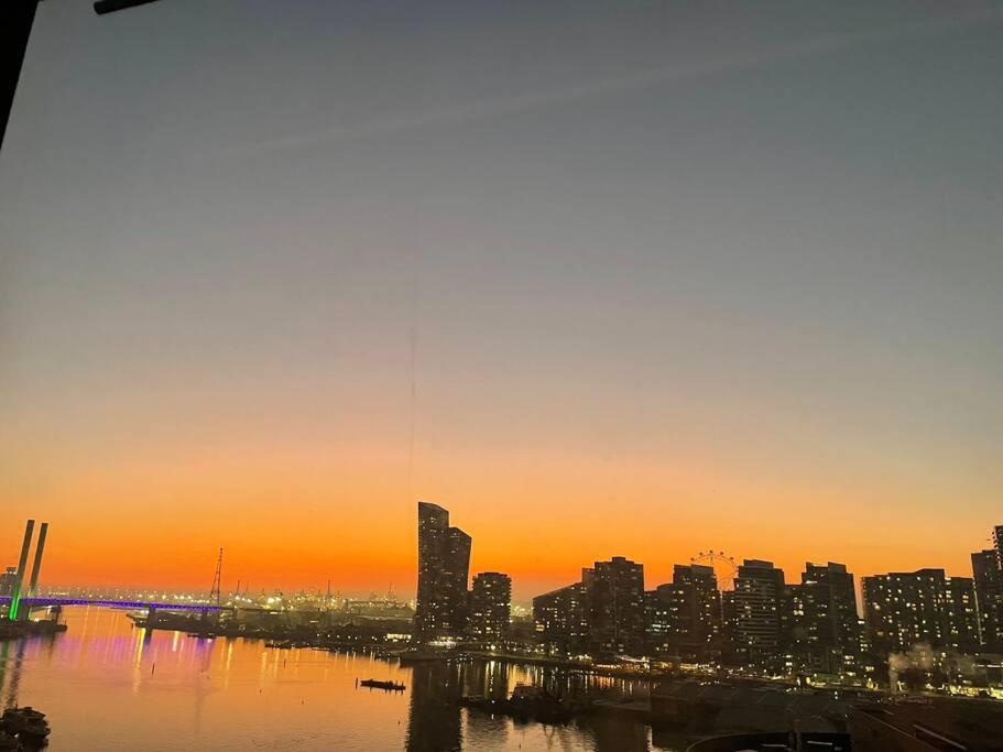 Breathtaking Harbour Views Lejlighed Melbourne Eksteriør billede